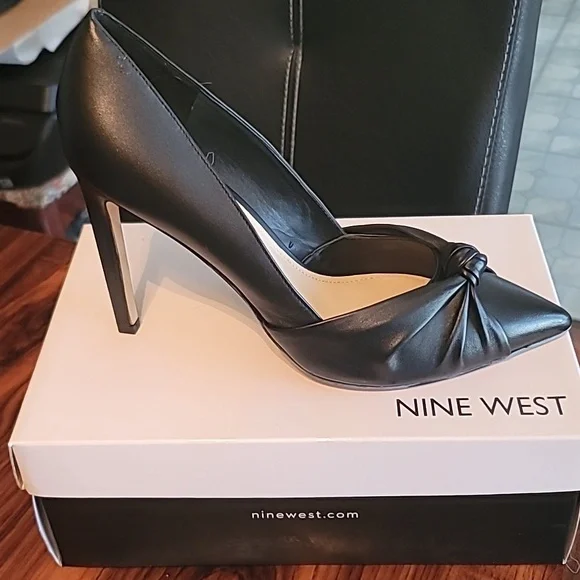 Nine West Elegant Black Knotted Heels - Picture 1 of 5